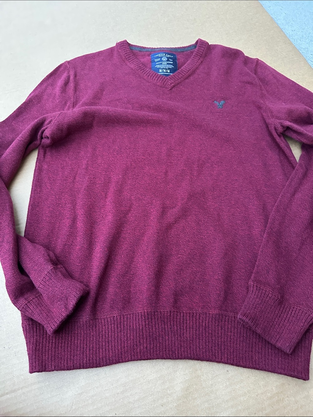 American Eagle Outfitters Men's V-Neck Sweater in Berry